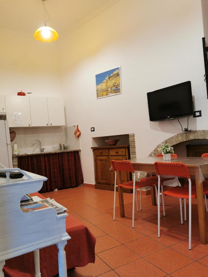 Il Piccolo Lord Apartment ลาสเปเซีย ภายนอก รูปภาพ